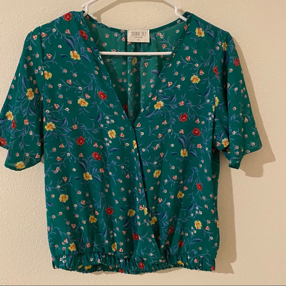 Flower print top ☀️🌼🌸🌺